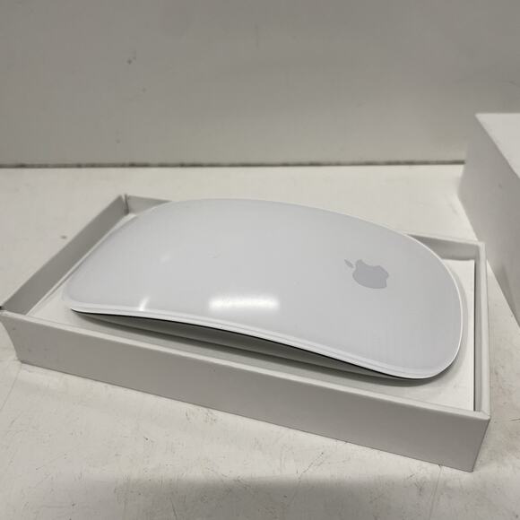 Apple Mac Magic Mouse Model A1657 Bluetooth, Wireless, White - TESTED WORKS - Picture 3 of 6